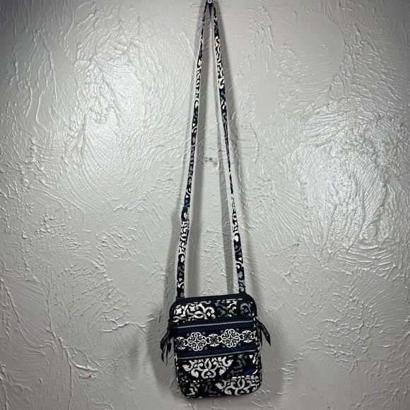 Vera‎ Bradley ALL IN ONE over the body purse - Picture 1 of 7